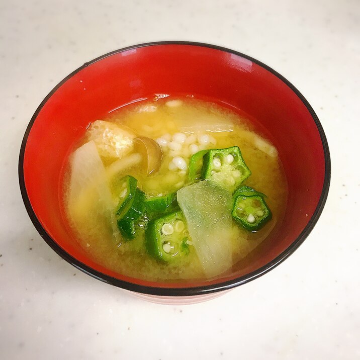 大根もち麦の味噌汁✨オクラのせ